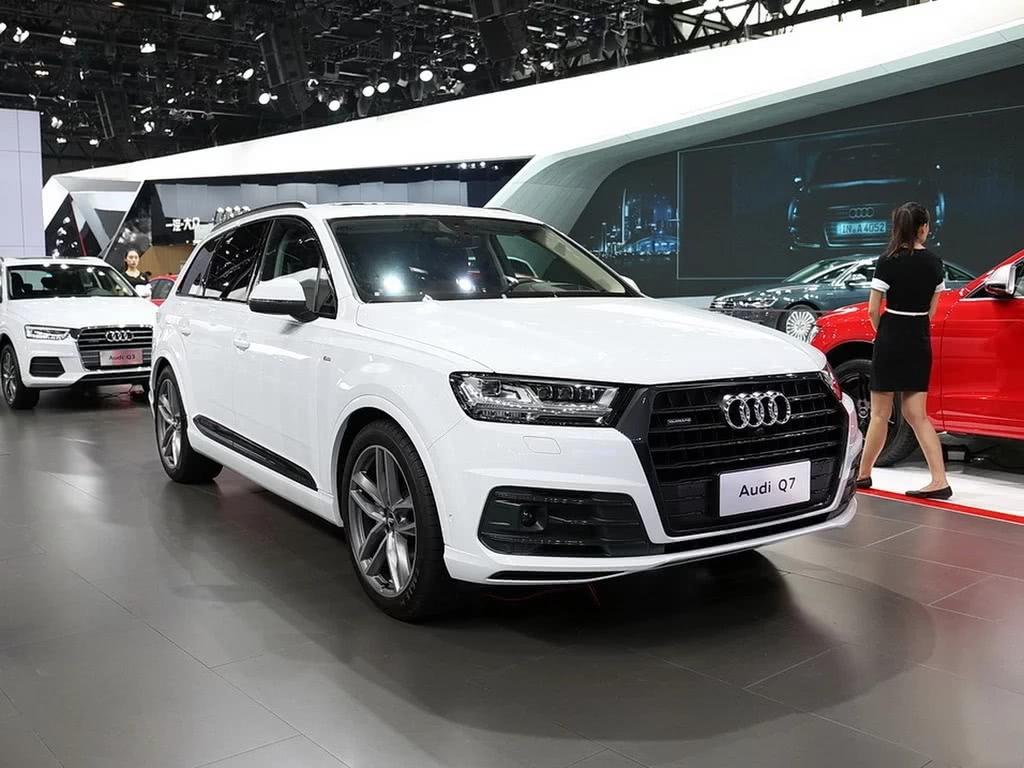 车重2吨，轴距3米车长5米，配2.0T8AT，豪华中大型SUV跌破55万