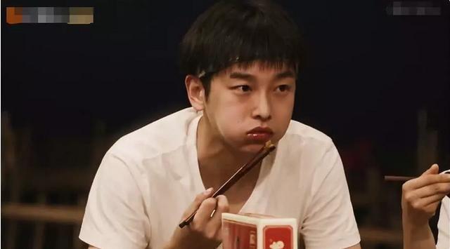 没有黄磊投喂的彭昱畅瘦回来了, 网友调侃: 求你