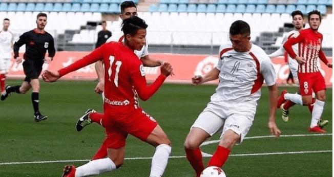 中国现在有哪些在国外足球俱乐部效力的男足球