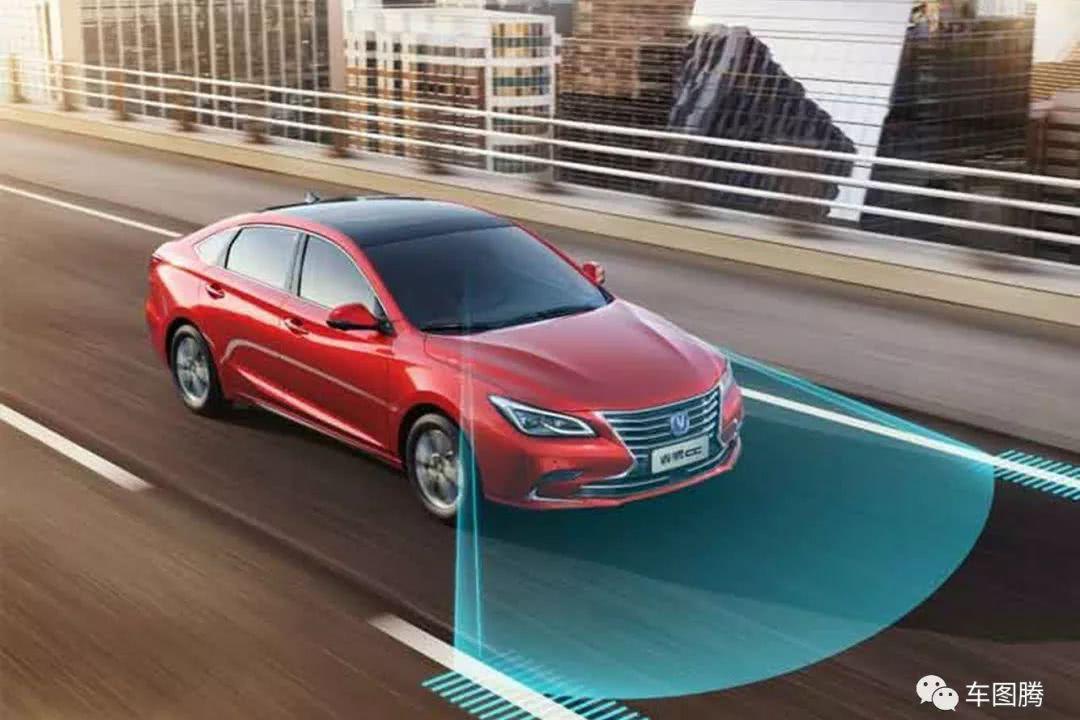 睿骋CC 200km/h弯道放手驾驶，背后藏了哪些技术？