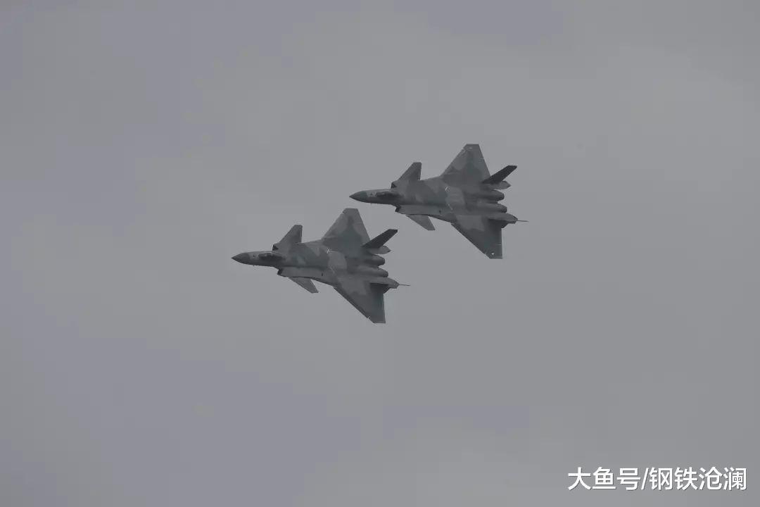 俄功勋飞行员吐槽歼20, 话不好听, 但并非全无