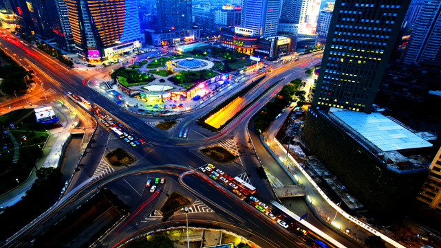 湖南最大的城市,比岳阳 衡阳大得多,等于2个长