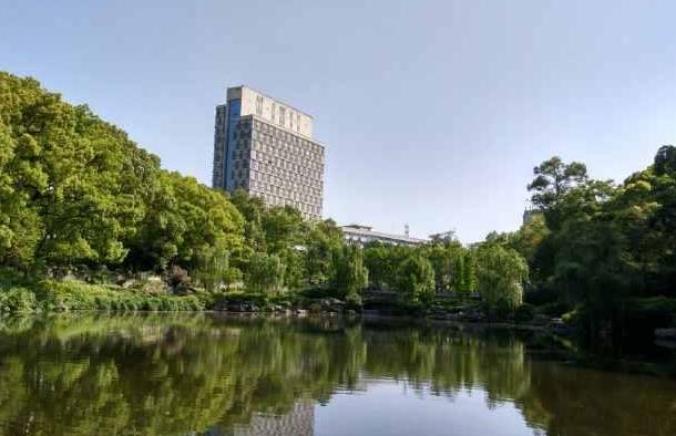 全国占地面积最大的大学, 相当于一座小县城!