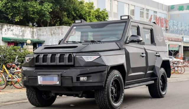 北汽终于不再迷茫！BJ80穿上“钢盔甲”，一看价格路虎都有点懵