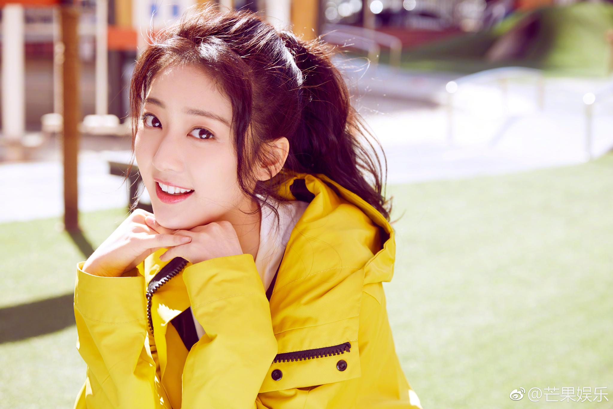 不说华谊的眼光真的不错,腿长人美的戚砚笛没