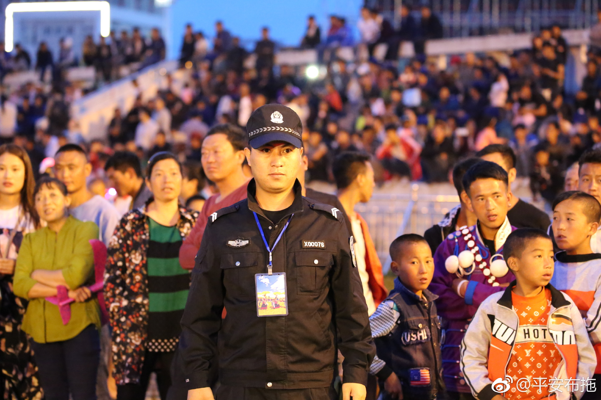 布拖公安圆满完成2018年火把节文艺演出彩排