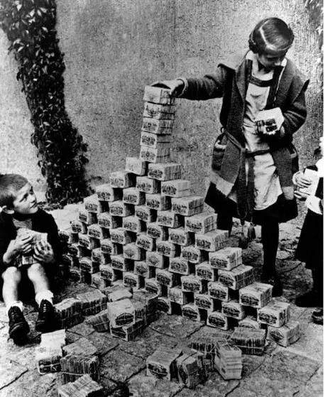 老照片: 监狱里的斯大林, 普京与里根的特别会面