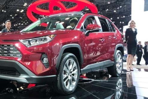 丰田紧凑级头牌，资格比途观老，新一代升级成小汉兰达