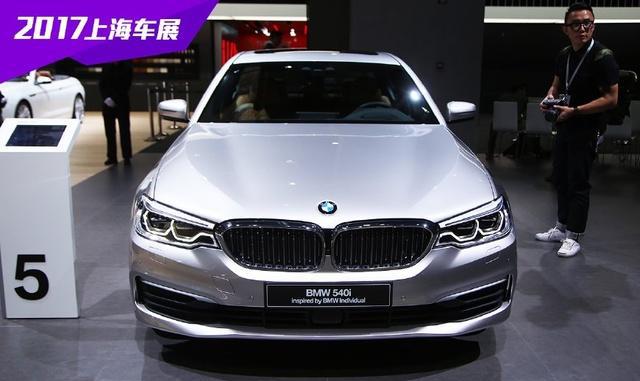 宝马新车甩奔驰E级几条街，档次质感逼近7系，外观动感内饰奢华