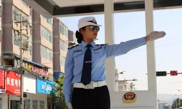 陇西最美女交警！