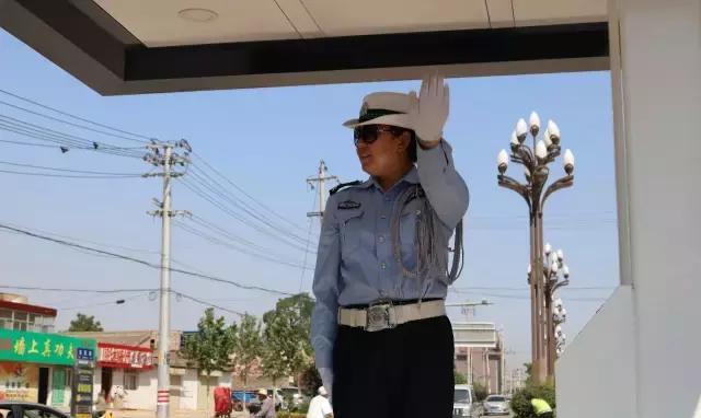 陇西最美女交警！