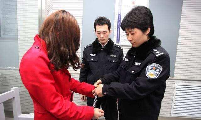 “大老虎”花重金求子，24岁女大学生上当受骗，最终下场凄凉