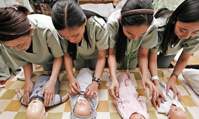 菲律宾人出国打工最赚钱, 全靠这个行业, 在大陆