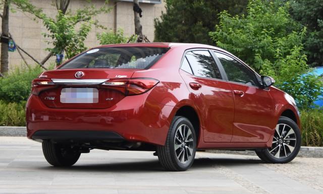 这款车12万搞定, 油耗3毛, 经济实用, 却被朋友骂惨了!