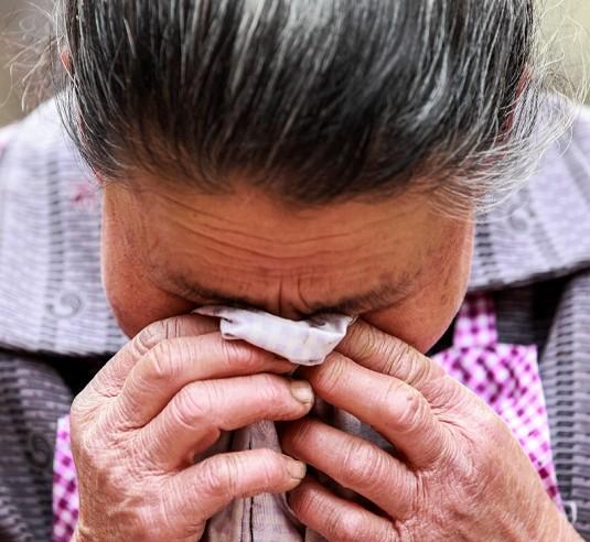 一岁宝宝体重30斤, 站都站不稳, 婆婆知道后也