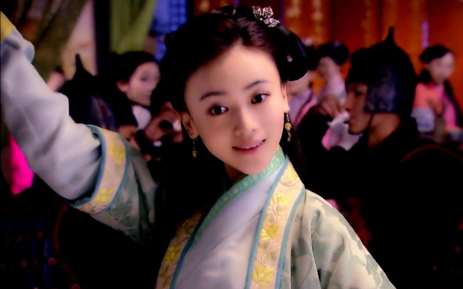 吴谨言耍大牌事件升级,粉丝护主怒怼官微:采访