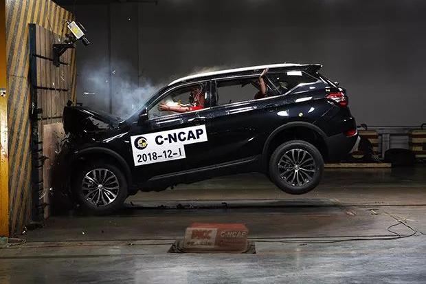 C-NCAP超五星评价，奔驰认输，这款国产车真的那么牛？