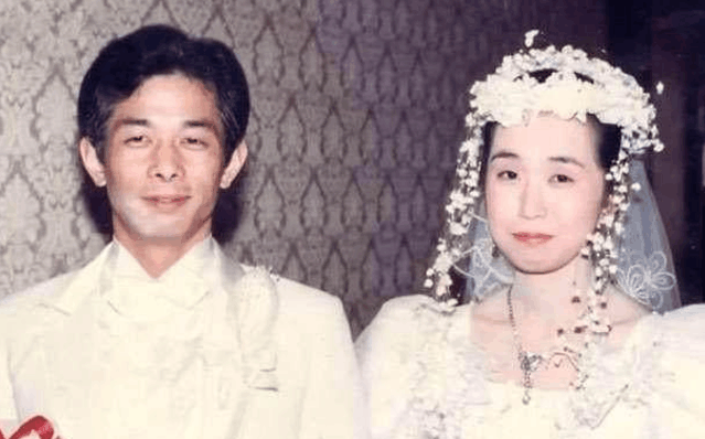 日本夫妻冷战23年从未说话, 结果他一开口, 全