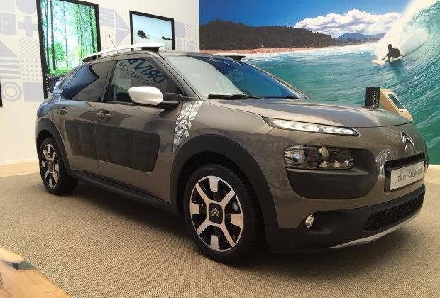 这车逆风飞扬! SUV变为两厢车, 油耗4毛完胜途观, 仅售18万