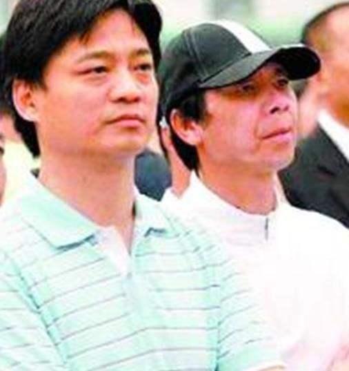 冯小刚8千万国外买房遭炮轰, 小崔与袁立联手