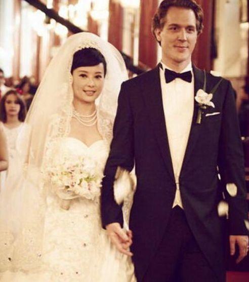 袁立真实身份强大背景曝光,怪不得手撕华谊后