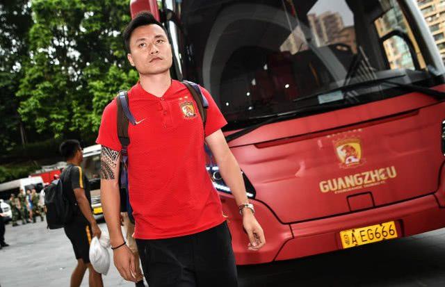 迎一好消息:32岁本土锋霸重回首发,他跟外援最