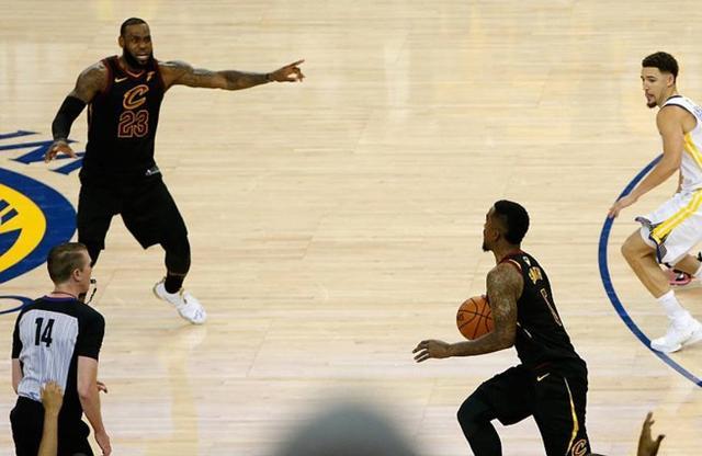 JR毁灭性失误葬送好局,詹姆斯赛后如此回应,网