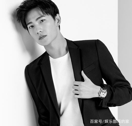 明星出道前后郑爽不用整容,杨洋天然的帅,而她