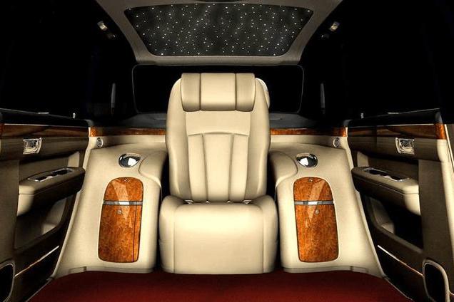 李书福造的“劳斯莱斯”，奔驰S级看了要认怂，后排却像极马桶！