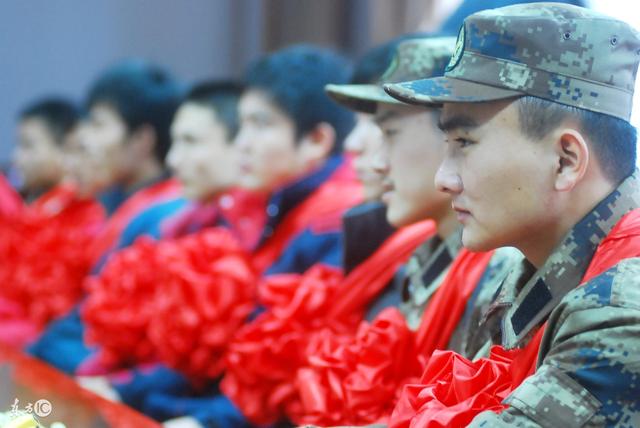 退伍兵哥哥看过来,高中、中专学历也能考人民警察