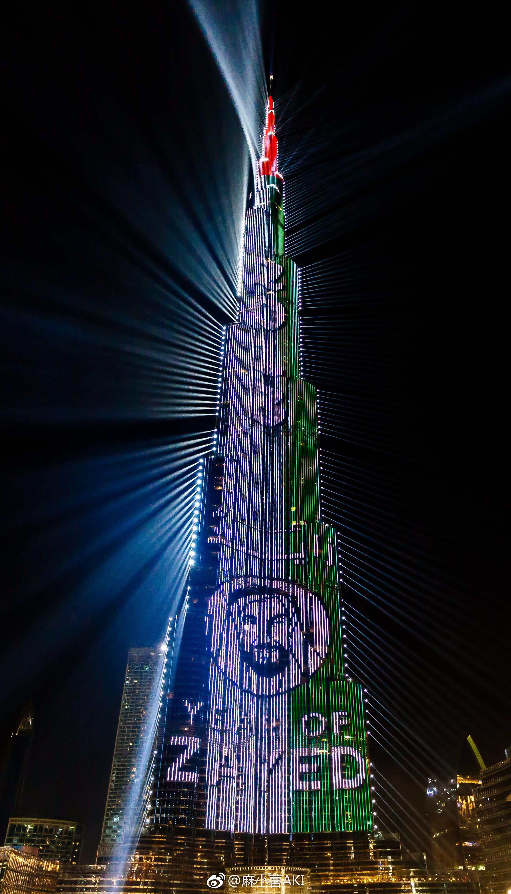 夜晚的哈利法塔世界最高的LED酷炫的音乐喷泉原来迪拜的夜晚也可以