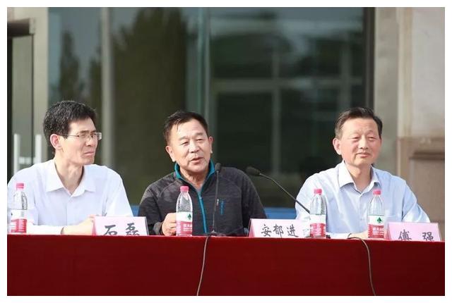 日照一中举行2018届毕业典礼