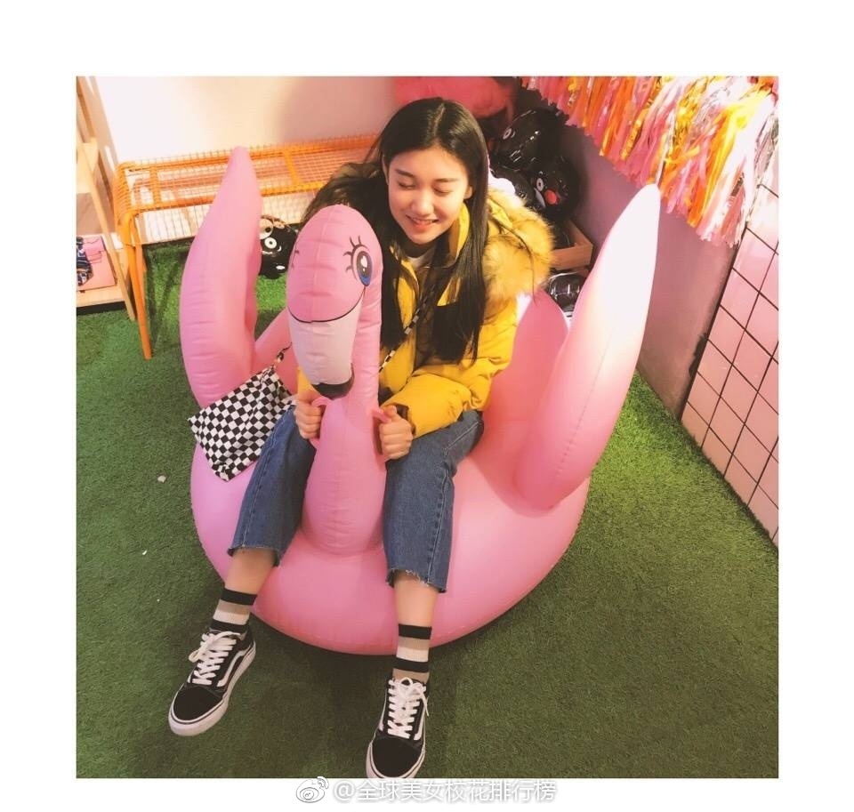 美女校花 2018艺考生 来自辽宁沈阳