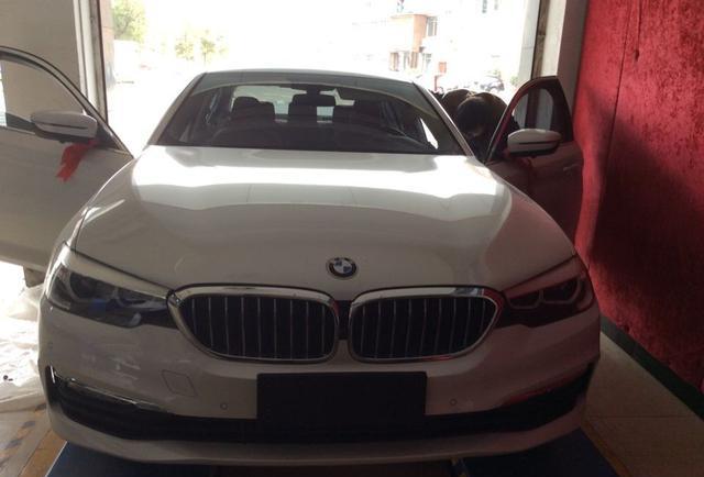 宝马新5系G38改装原厂天使之翼地毯灯+11色氛围灯