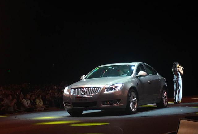 沉稳了15年的君威彻底变潮哥，17.58万起开卖！众卿家捉急了