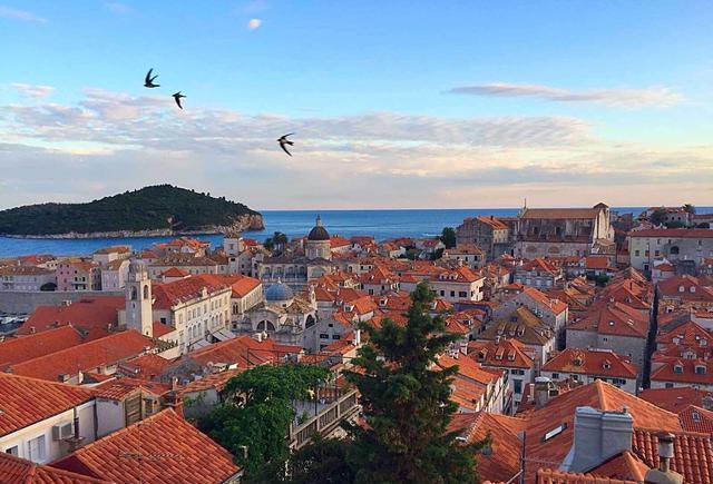 你一定听过克罗地亚这个名字, 一千个岛屿、暗