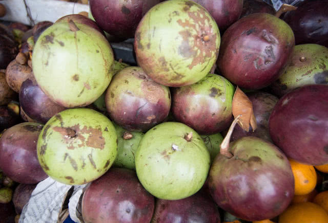 这种果子外表酷似百香果,但果肉却会流出牛奶