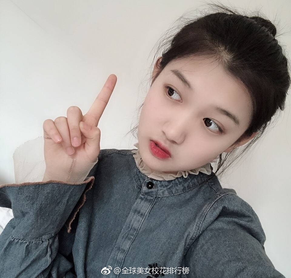 美女校花 2018艺考生 来自辽宁沈阳