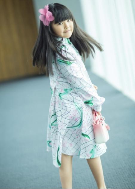 李湘花钱大手,王诗龄小小年纪出来挣钱,承担家