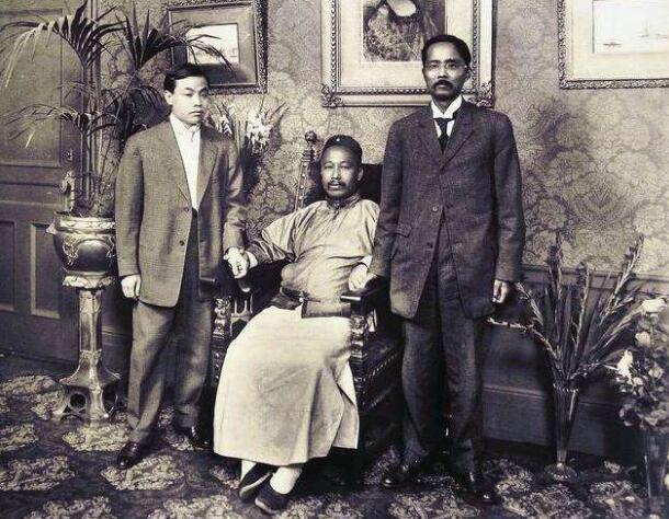 康有为究竟怎么死的?暴毙前起床夜观天象,回房