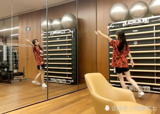 Angelababy穿热裤露嫩白大腿,网友:这小腿太迷