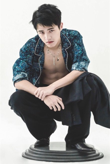 刘昊然同学录曝光,绰号和梦想备受关注!有人注意到他的生日?