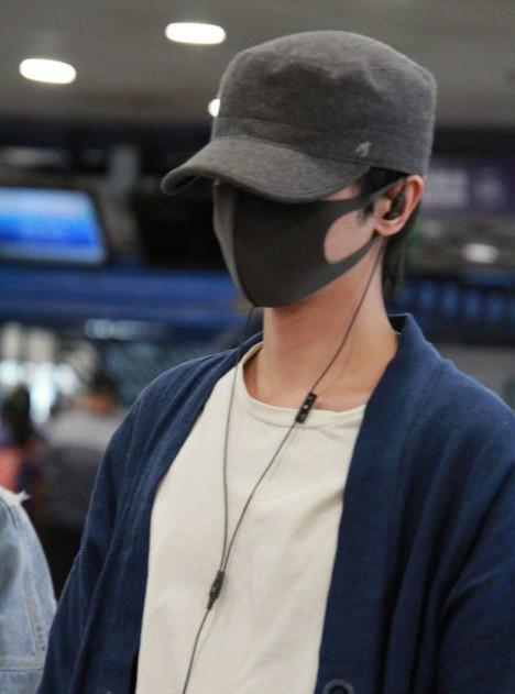 华晨宇穿一身日本武士服现身, 网友怒: 知道今天