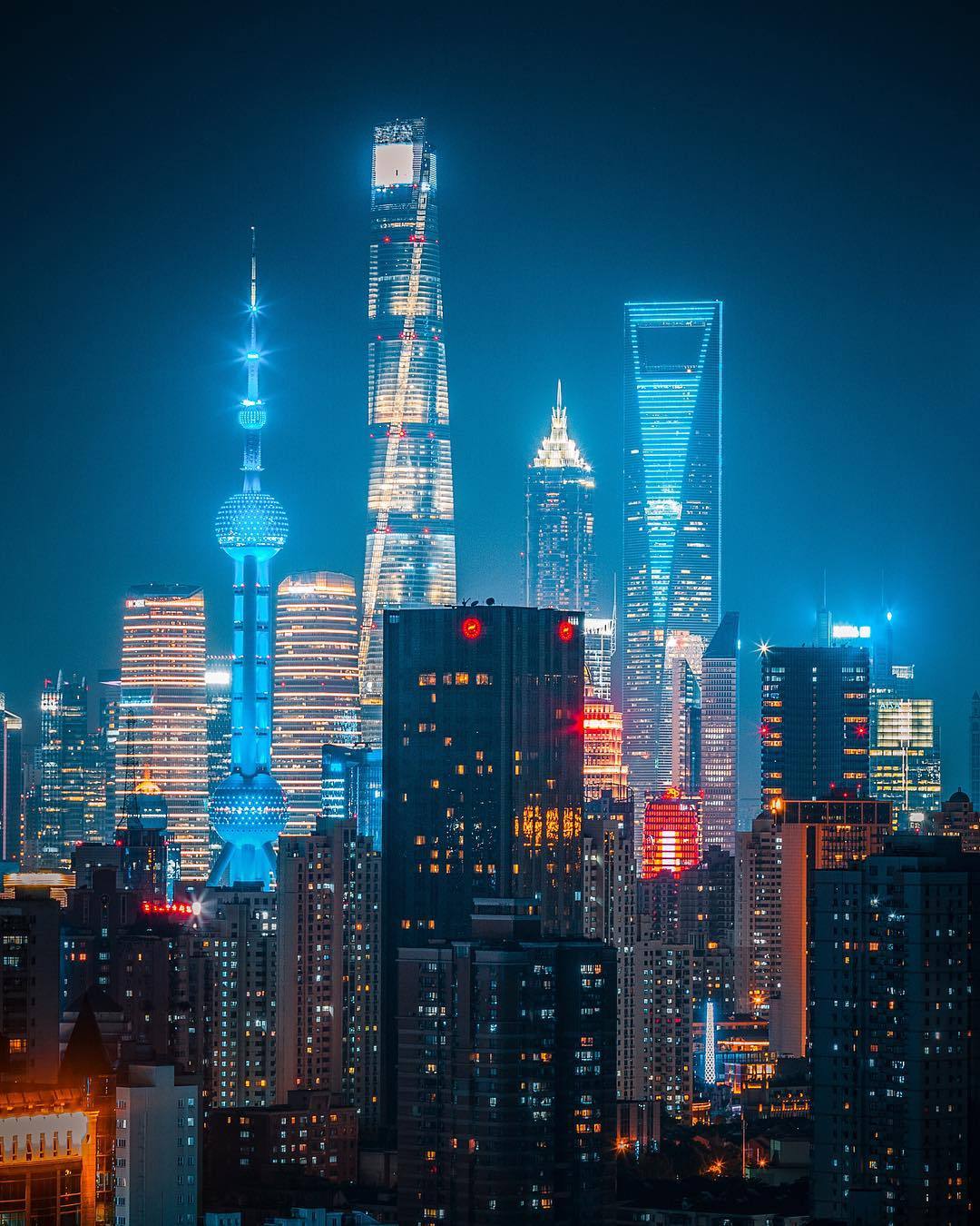 霓虹上海 by Victor Chiang