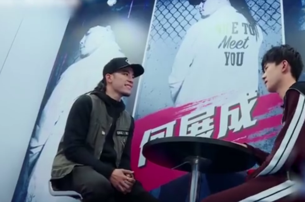 这就是街舞易烊千玺说英文开启抢人大战 和何