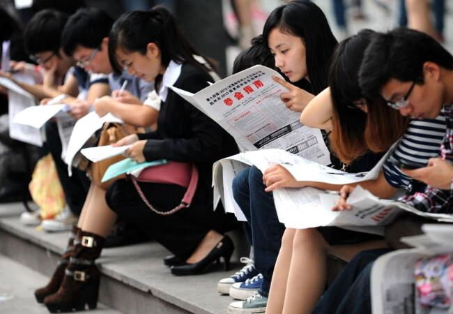 为什么应届生毕业5年,还拿不出10万彩礼钱?应