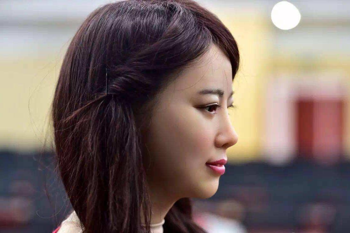 美女老婆董事长_驼人董事长老婆照片