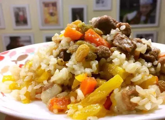 新疆大全美食做法羊肉抓饭,为你v大全冬季的a大全美食街支塘图片