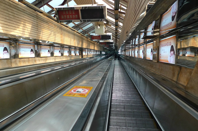 世界第二长的大扶梯,直接从山脚到山顶,但很多人不敢尝试乘坐