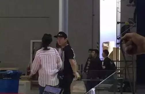 王思聪提前现身上海车展，只为这款车！